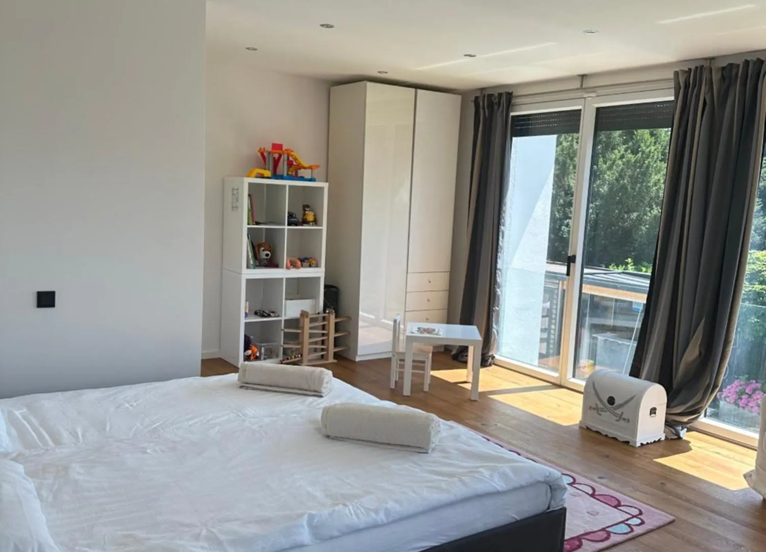 Outstanding 9 Bedroom Villa With Pool In Mnichov 0*,