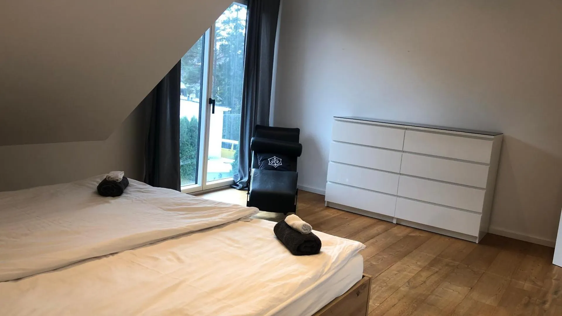 Outstanding 9 Bedroom Villa With Pool In Mnichov